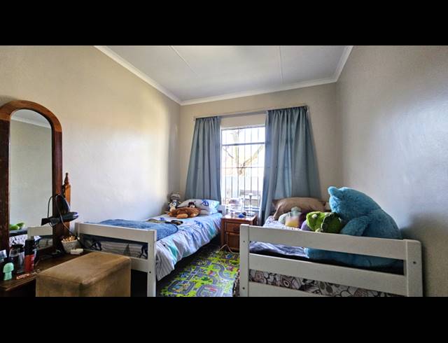 3 BEDROOM TOWNHOUSE FOR SALE IN MORELETA PARK